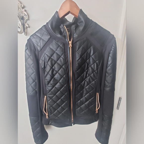 Victoria s Secret Faux Leather Jacket with Rose gold zipper trim  sz sm - Picture 3 of 6